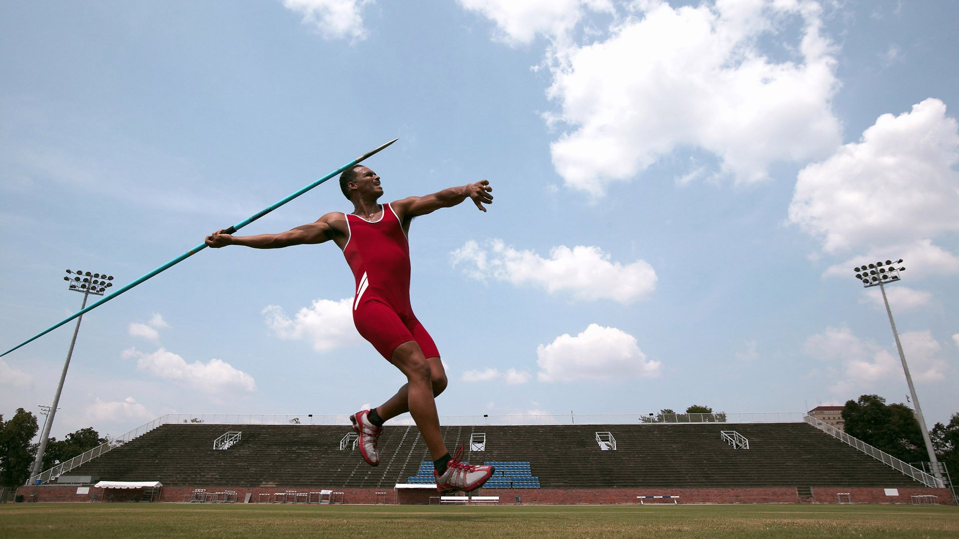 拜仁慕尼黑领跑德甲，内外战力俱佳